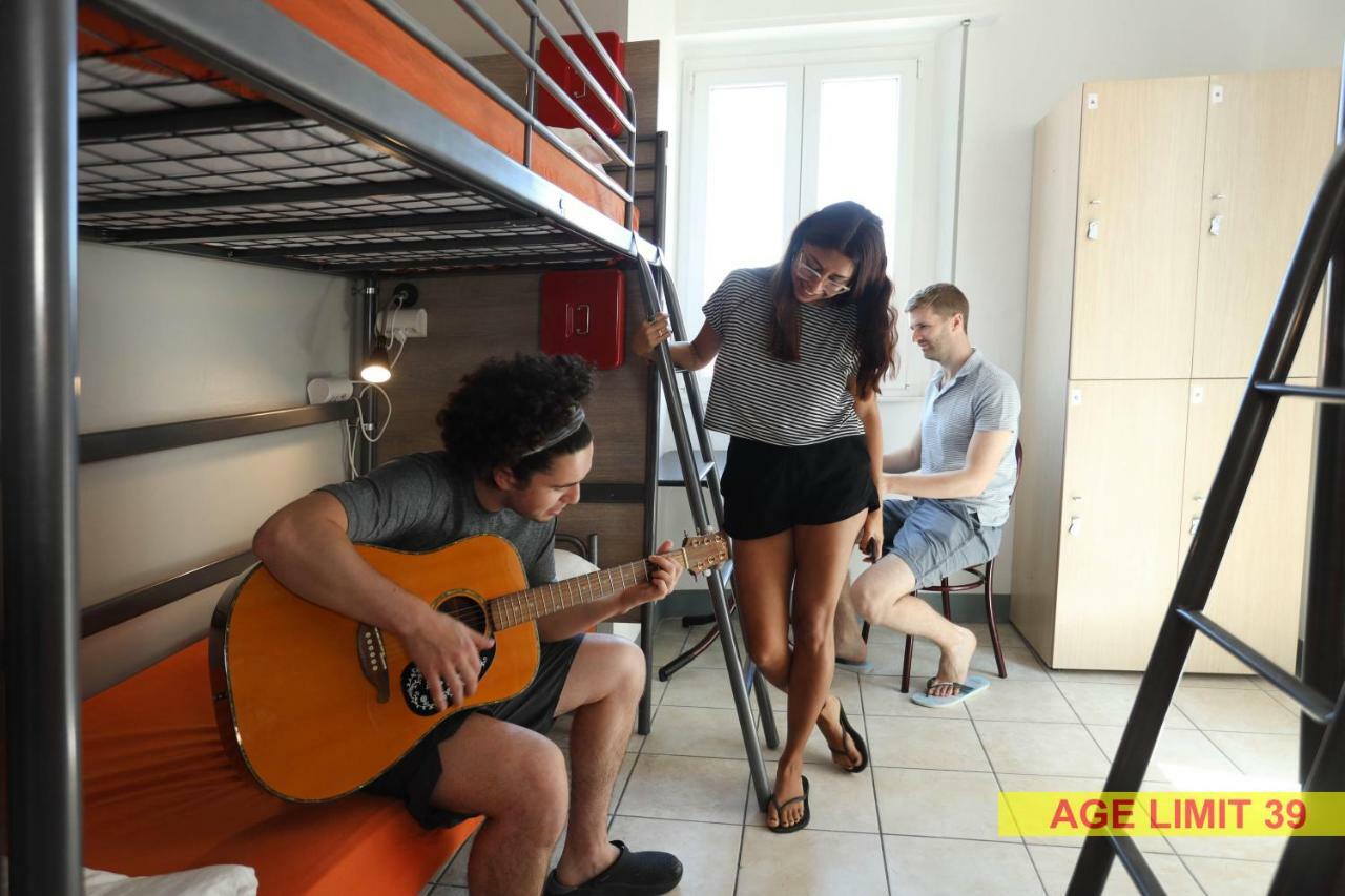 Hostel Jammin' & Bar