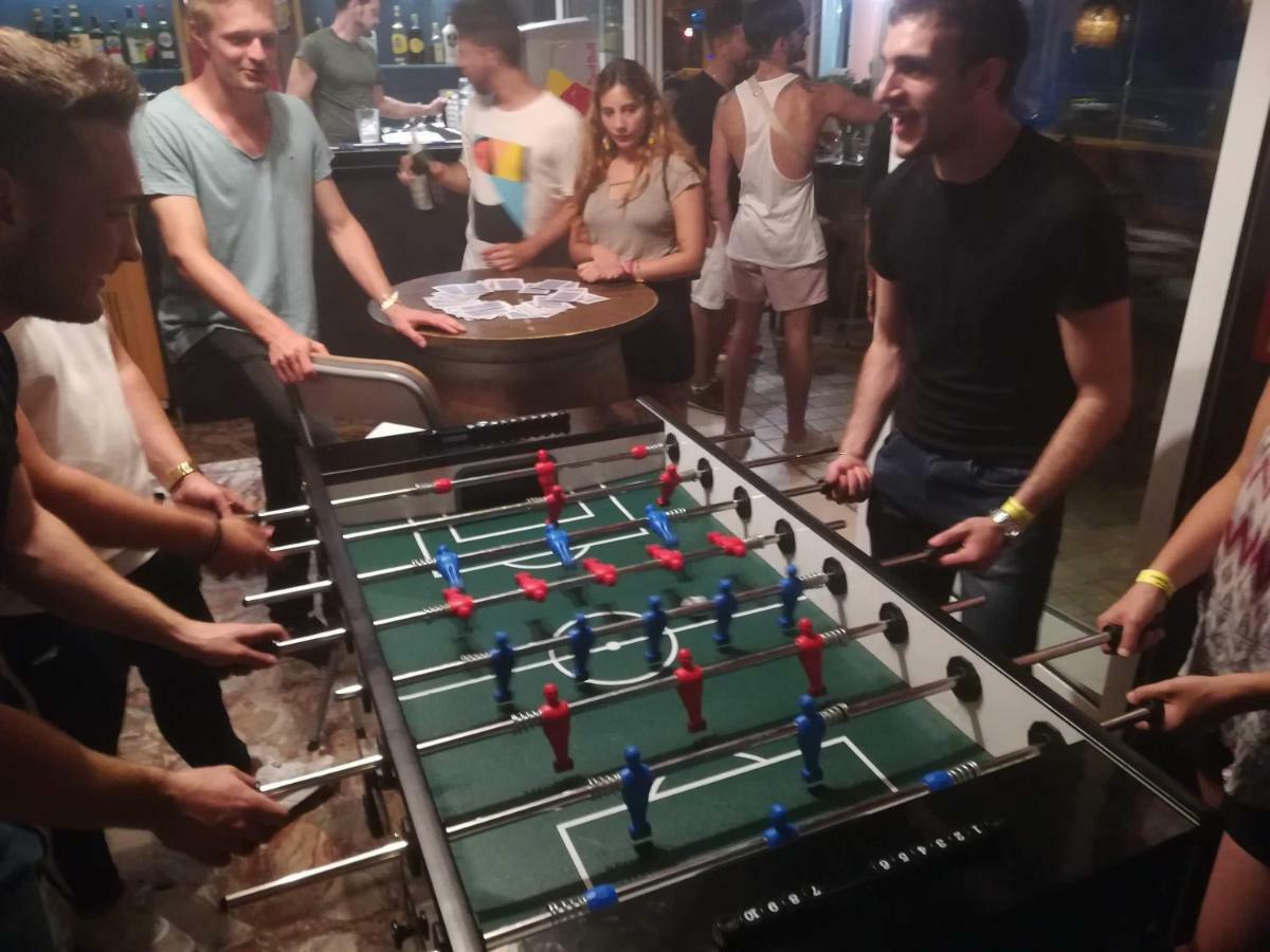 Hostel Jammin' & Bar *